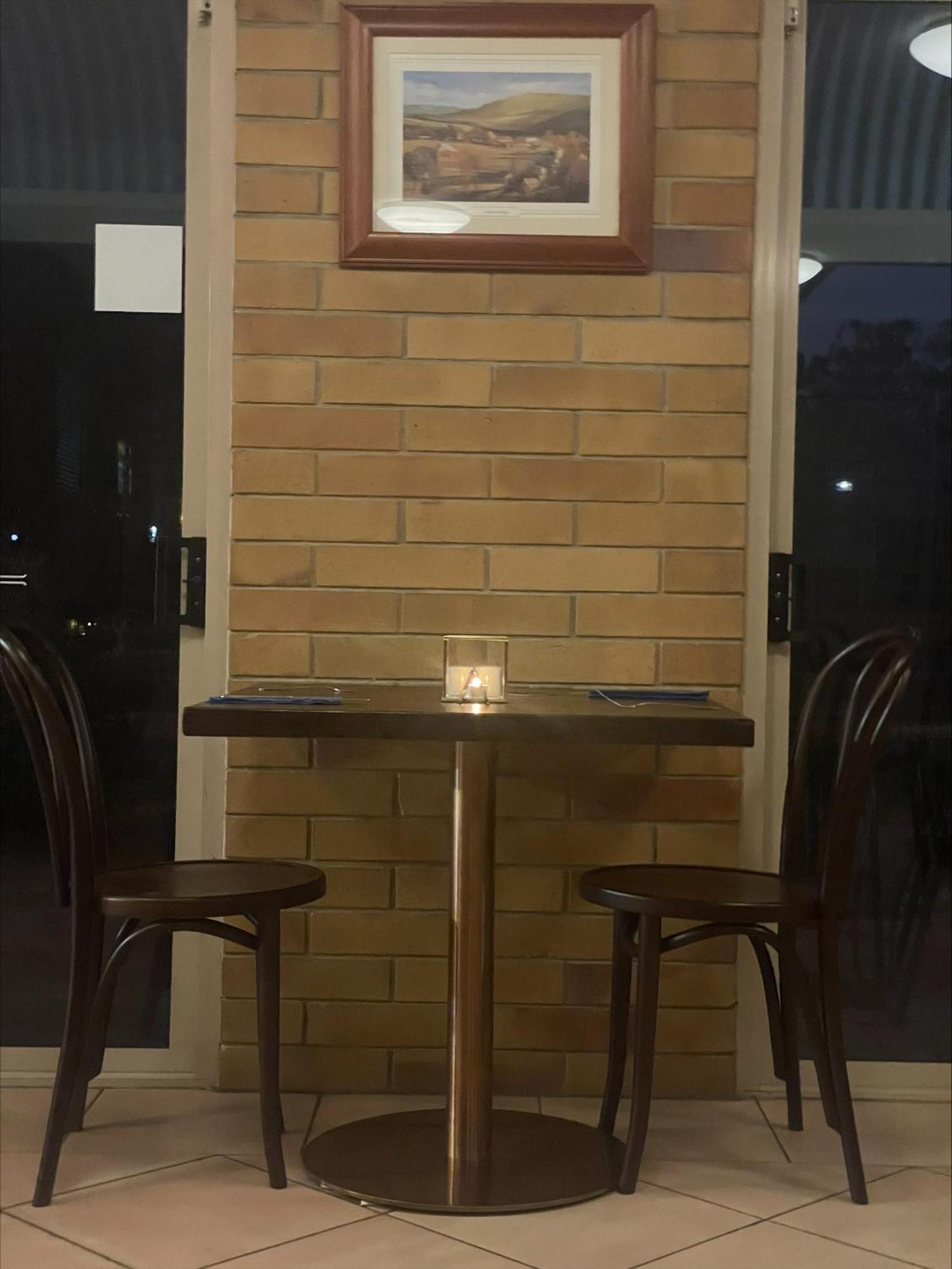 Wild Scotsman Motor Inn Gin Gin Qld Buitenkant foto