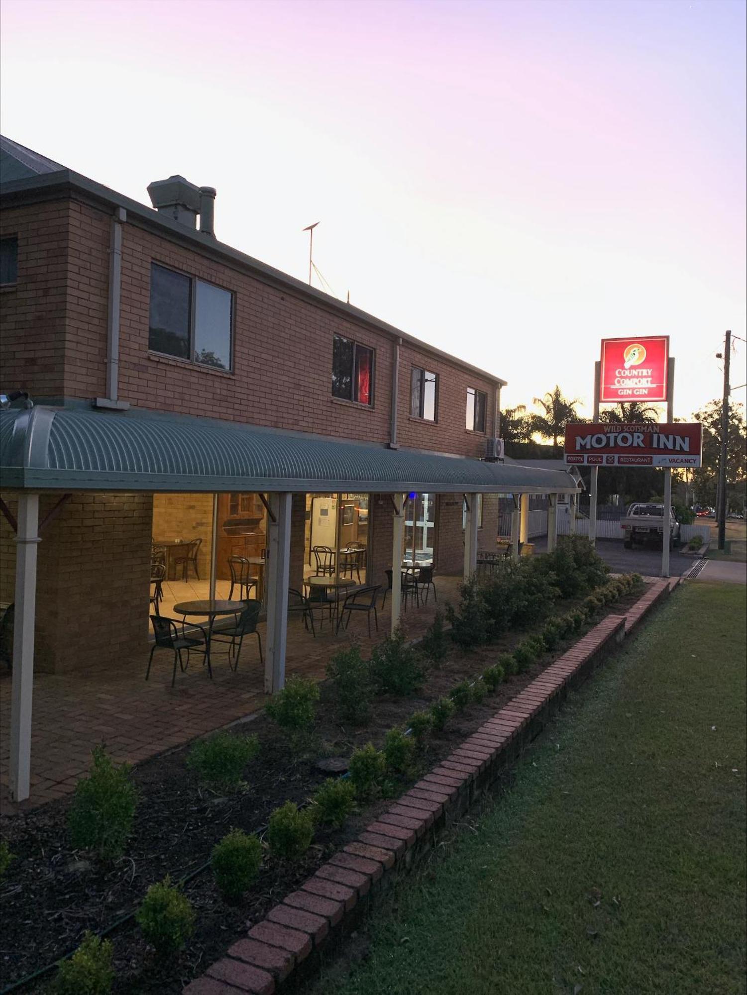 Wild Scotsman Motor Inn Gin Gin Qld Buitenkant foto