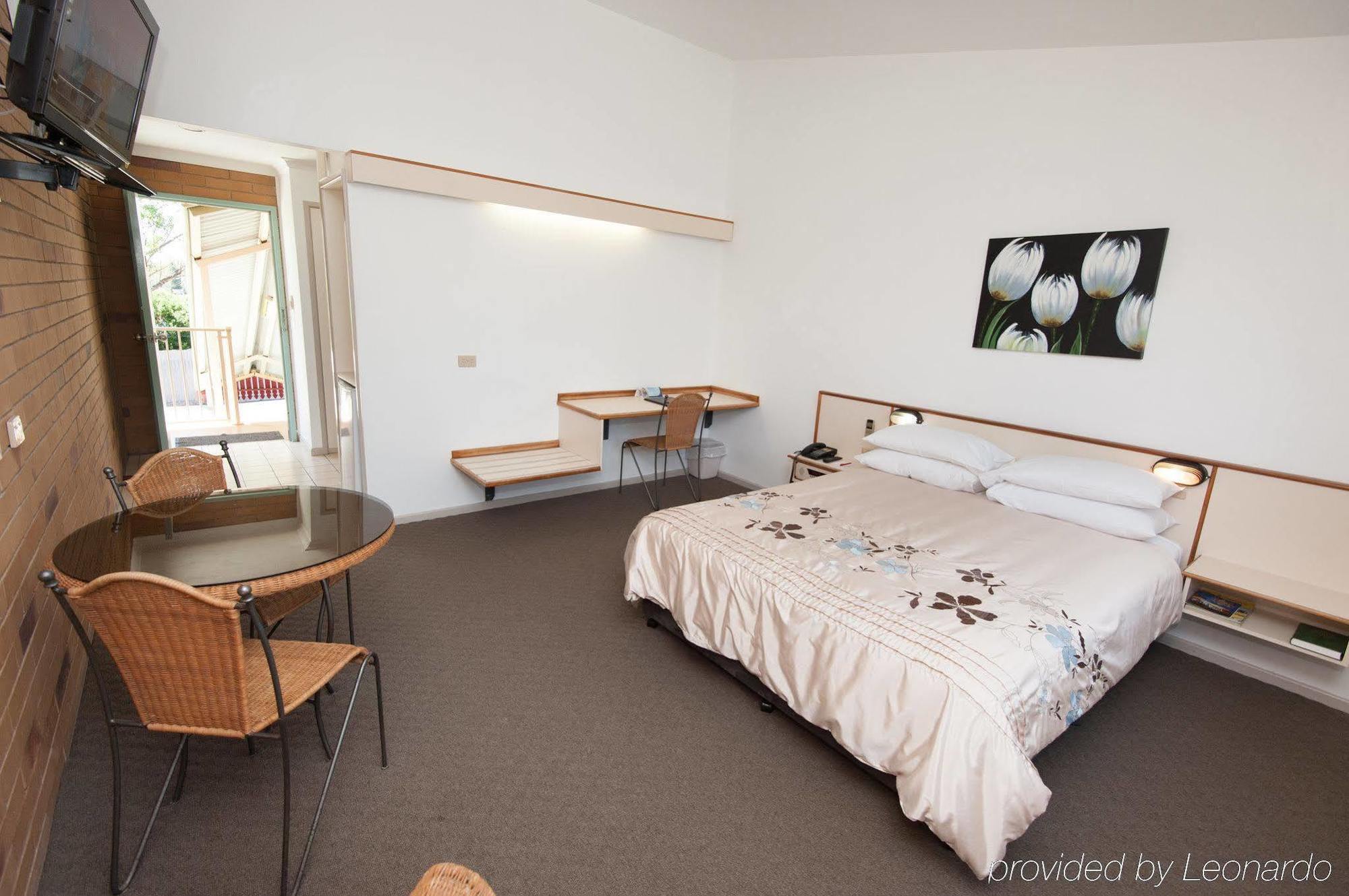 Wild Scotsman Motor Inn Gin Gin Qld Buitenkant foto