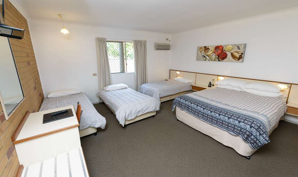 Wild Scotsman Motor Inn Gin Gin Qld Kamer foto